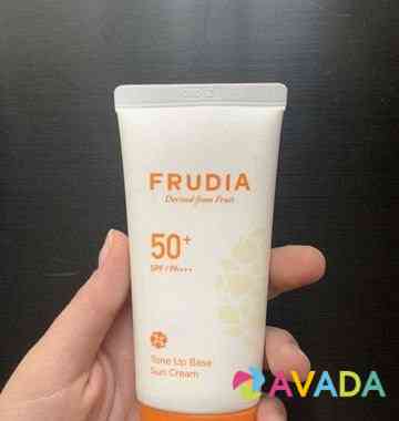 Крем солнцезащитный корейский Frudia Penza