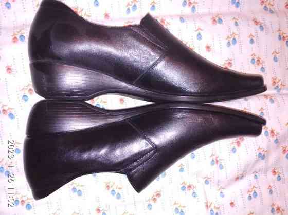 Продам новые женские туфли весна-осень кожа 40 размер на танкетке Novosibirsk