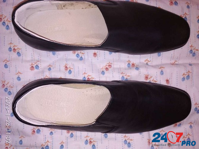 Продам новые женские туфли весна-осень кожа 40 размер на танкетке Novosibirsk - photo 1