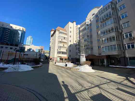Парковочное место в центре города Yekaterinburg