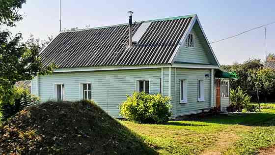 Два крепких дома на участке 22 сотки в деревушке у озера, баня, гараж, хоз-во Pskov