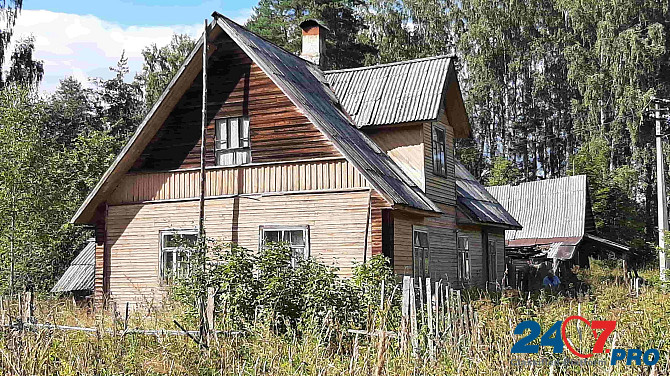 Добротный крепкий дом на участке 1 гектар рядом с озером Псков - изображение 1