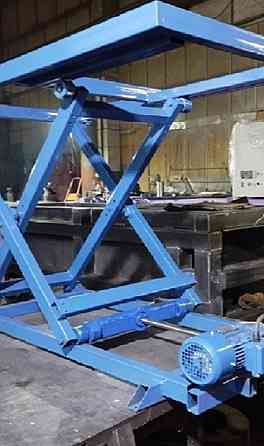 Стол подъемный ножничного типа с электроприводом Irkutsk