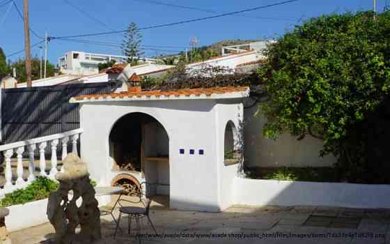Продается вилла 230 кв метров с бассейном и частным садом в Л’Альбире Alicante