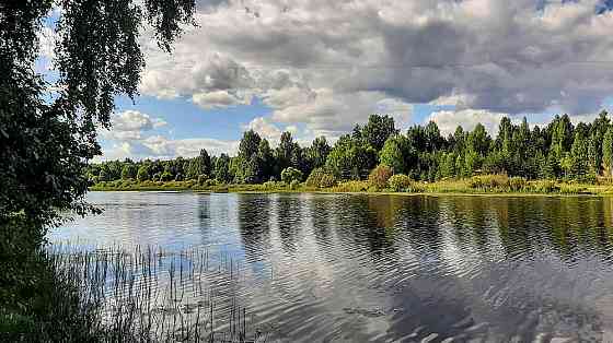 Добротный большой дом на участке 1 гектар рядом с красивым озером Pskov