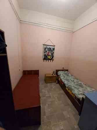Здам ліжко-місце в гуртожитку коло метро Киев
