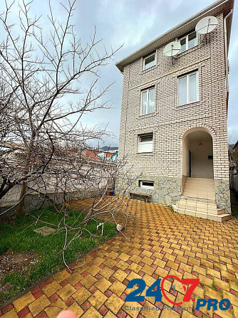 Продается дом, трехэтажный, в центре города на 4, 5 -х сотках земли. 250 кв метров с ремонтом Gelendzhik - photo 1