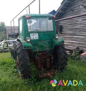Продам трактор с телегой юмз-6 Pokhvistnevo