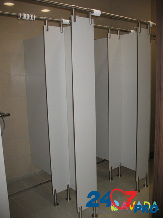 Сантехнические разделительные санитарные туалетные перегородки HPL нержавеющая фурнитура под ключ Москва - изображение 1