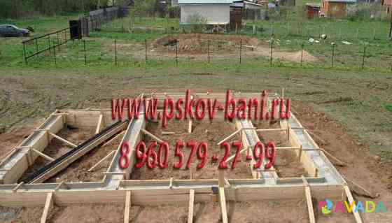 Бригадв строителей зальёт фундамент для бани, дома Псков