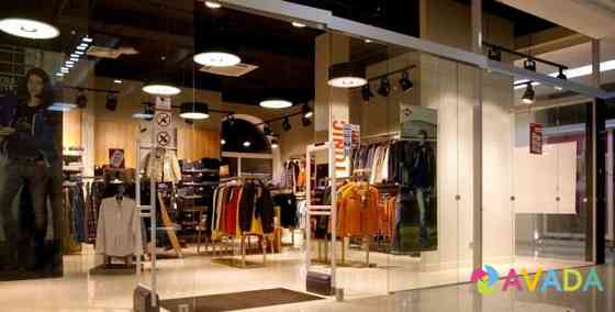 Магазин одежды в крупном торговом центре с низкой Уфа