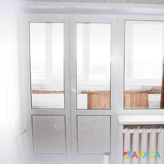 Входная штульповая дверь 1300*2100, стекло Omsk