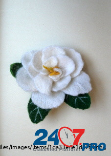 Брошь "Белая роза Чебоксары - изображение 1