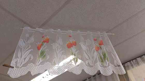 Продам красивые кружевные модели на окна и шторочки для кухни с тюльпанами Volendam