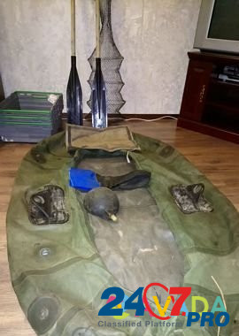 Резиновая лодка и принадлежности для рыбалки Polyarnyy - photo 1