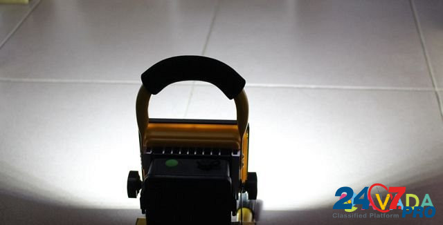 Прожектор светодиодный аккумуляторный 30 Вт Раменское - изображение 2