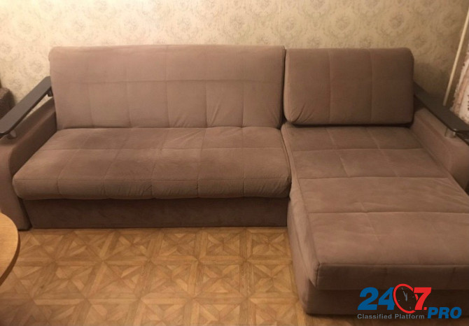 Трёхместный диван б/у почти новый Москва - изображение 1